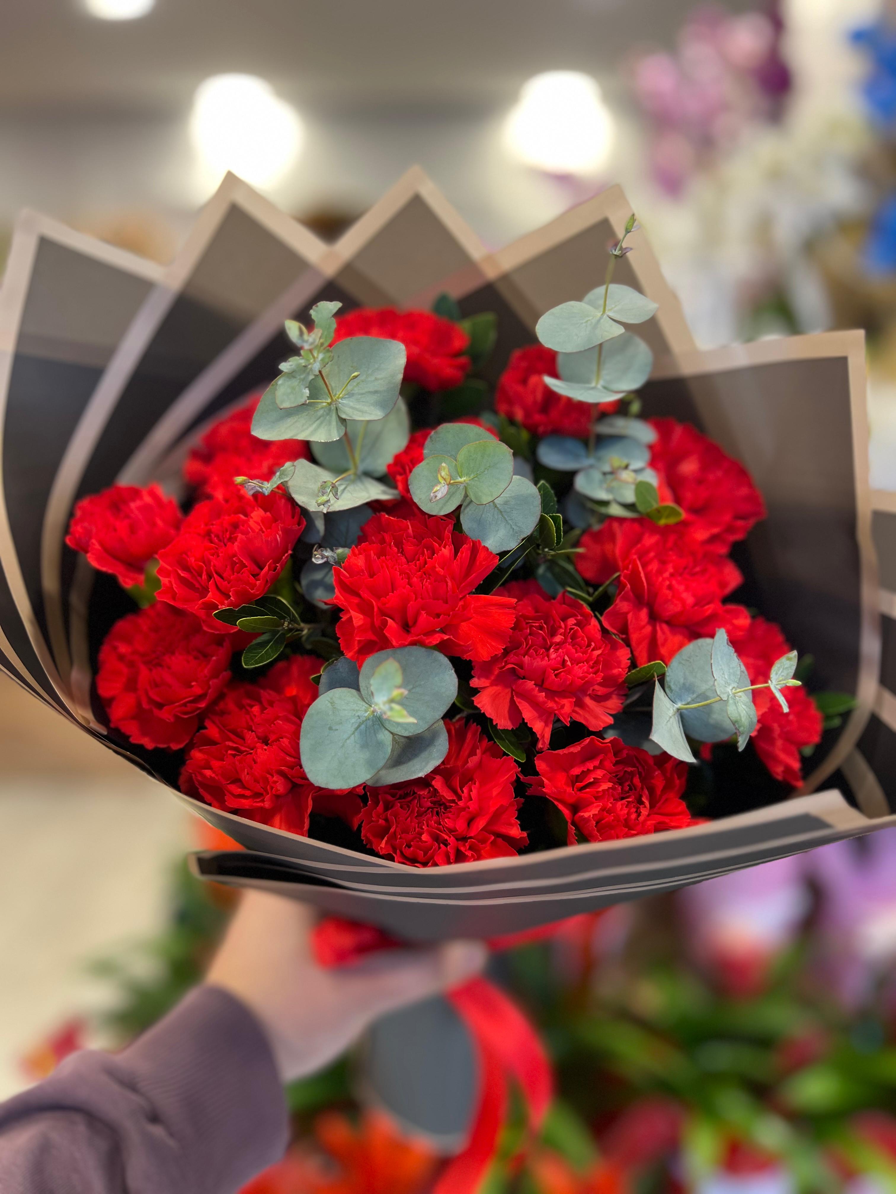 Kırmızı Karanfil Çiçek Buketi