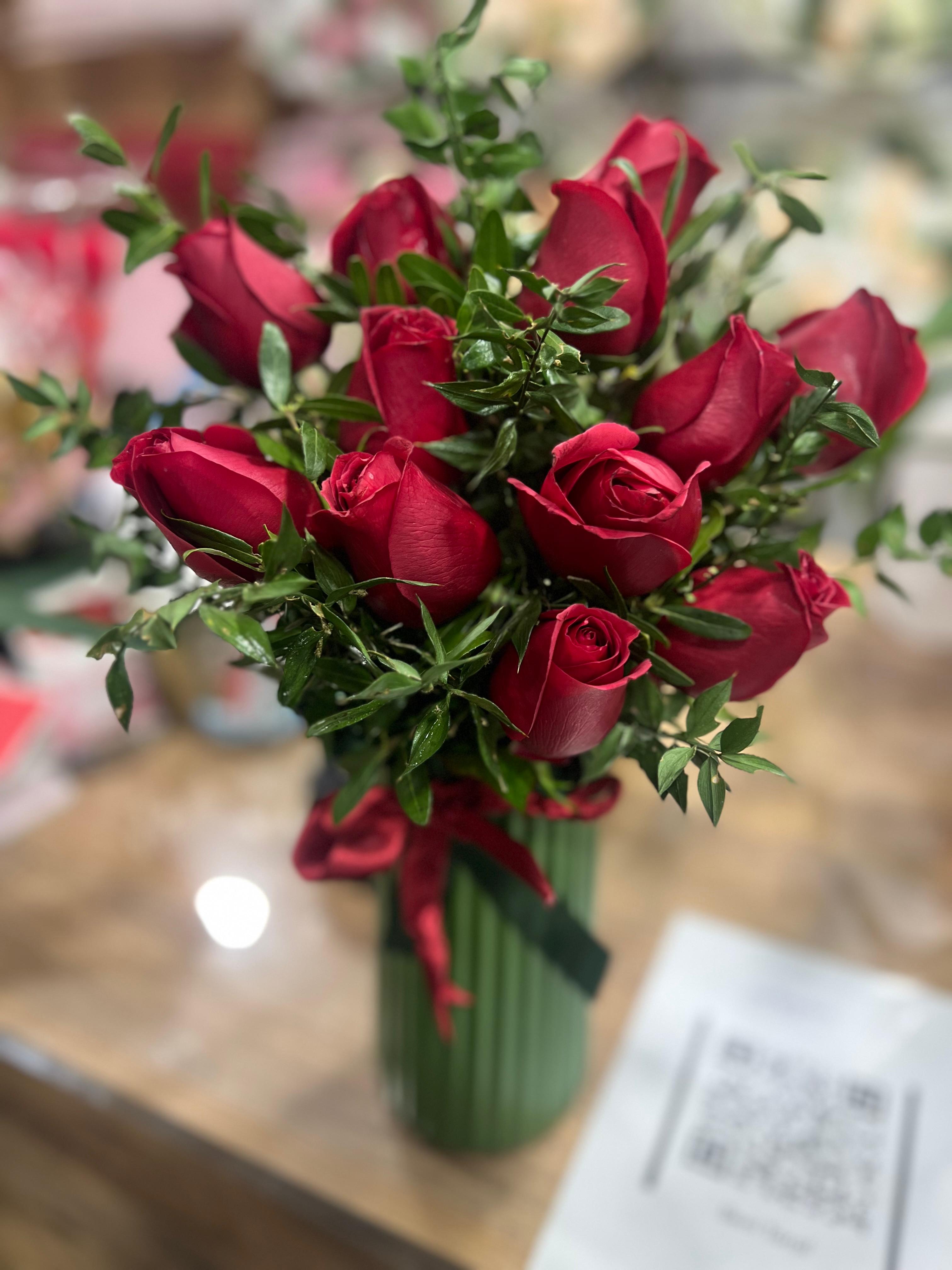 Canlı 12 Gül Aranjmanı