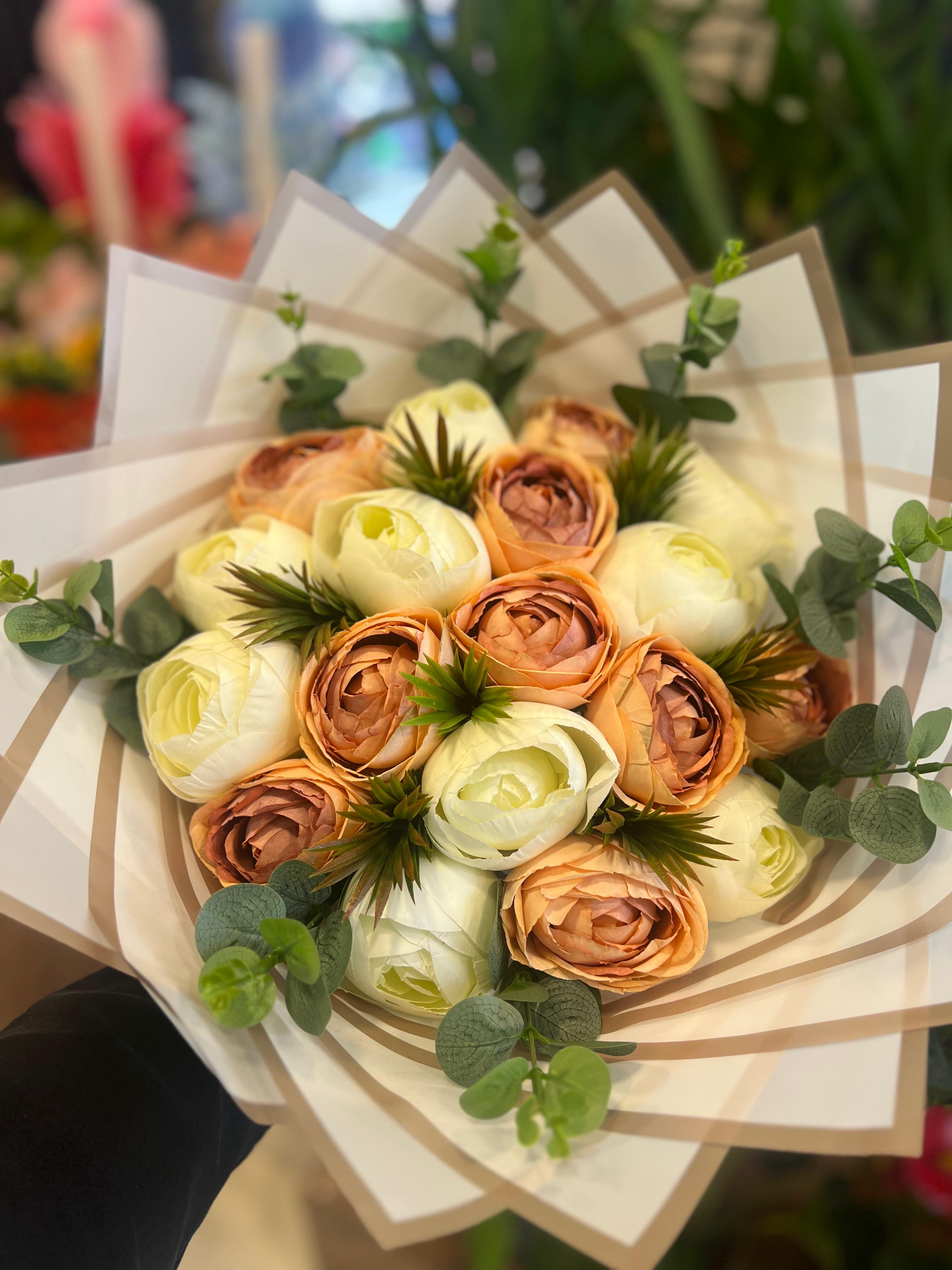 Yapay Şakayık Buketi