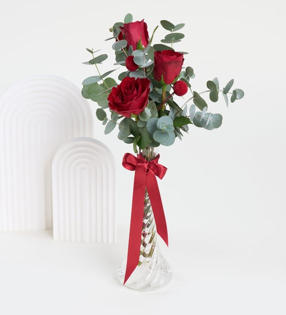 Vazoda Canlı 3 gül