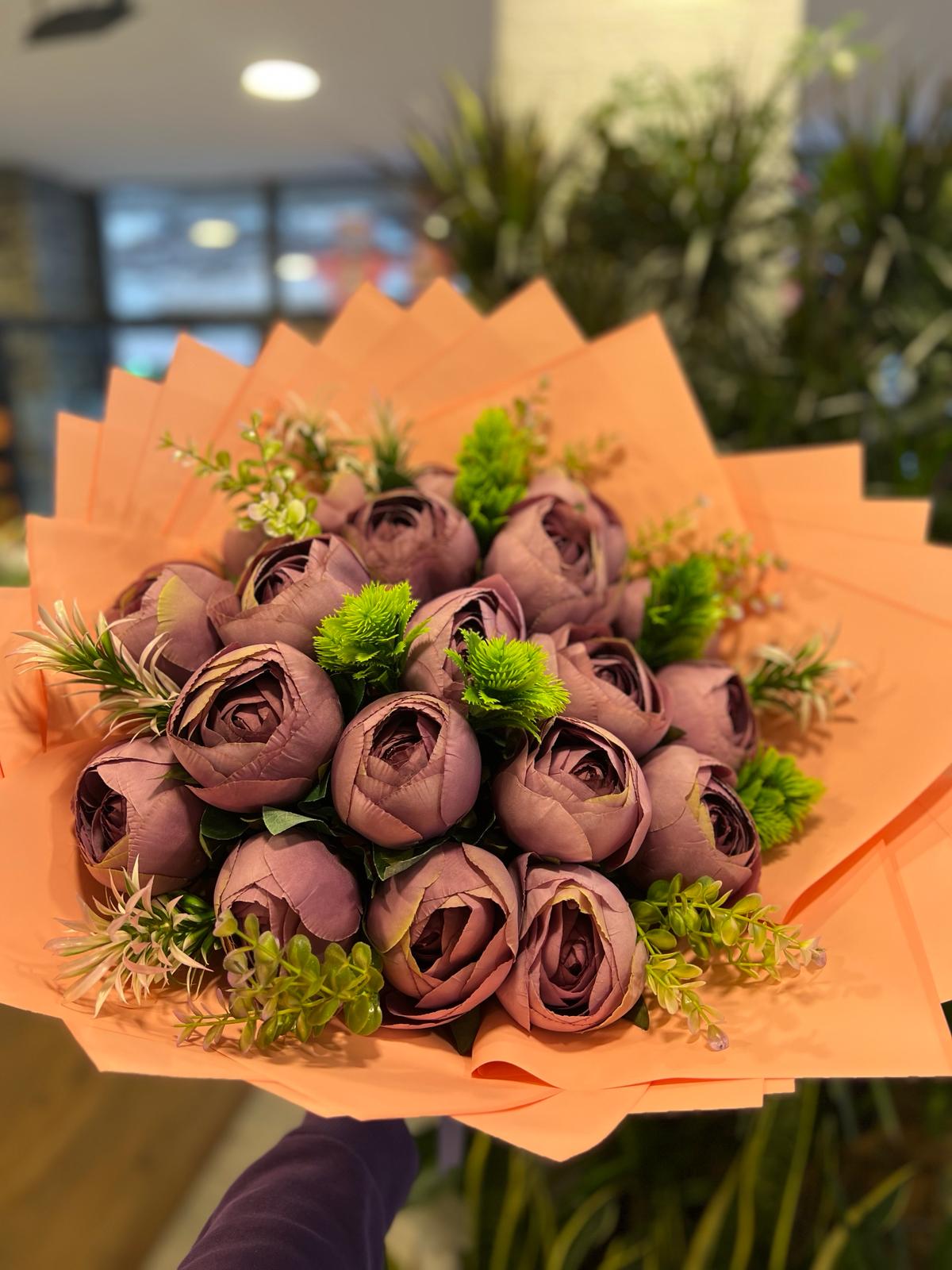 Yapay Şakayık Buketi