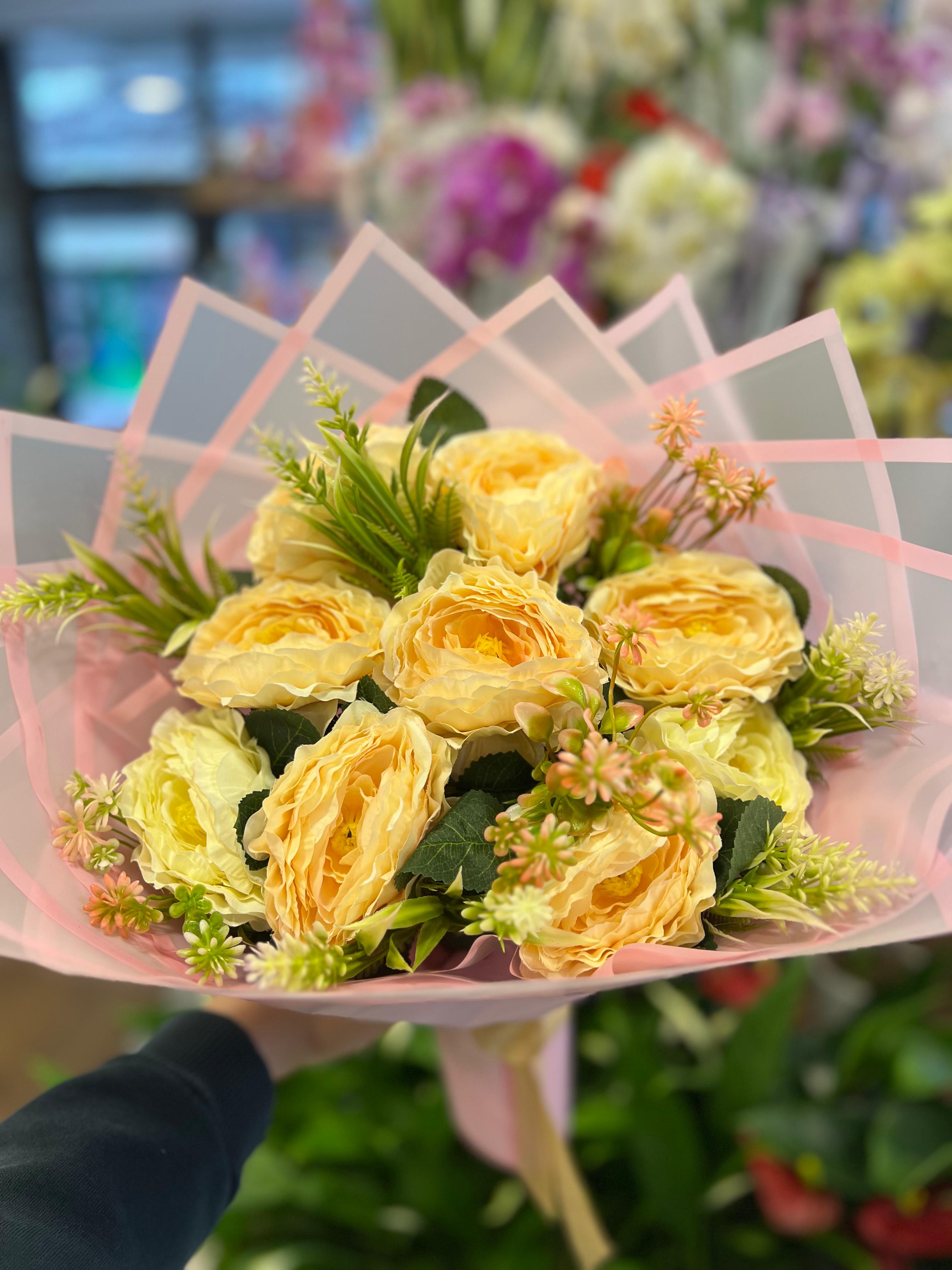 Yapay Şakayık Buketi